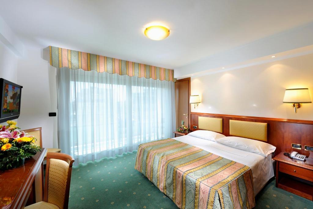 Hotel Vittoria リニャーノ・サッビアドーロ エクステリア 写真